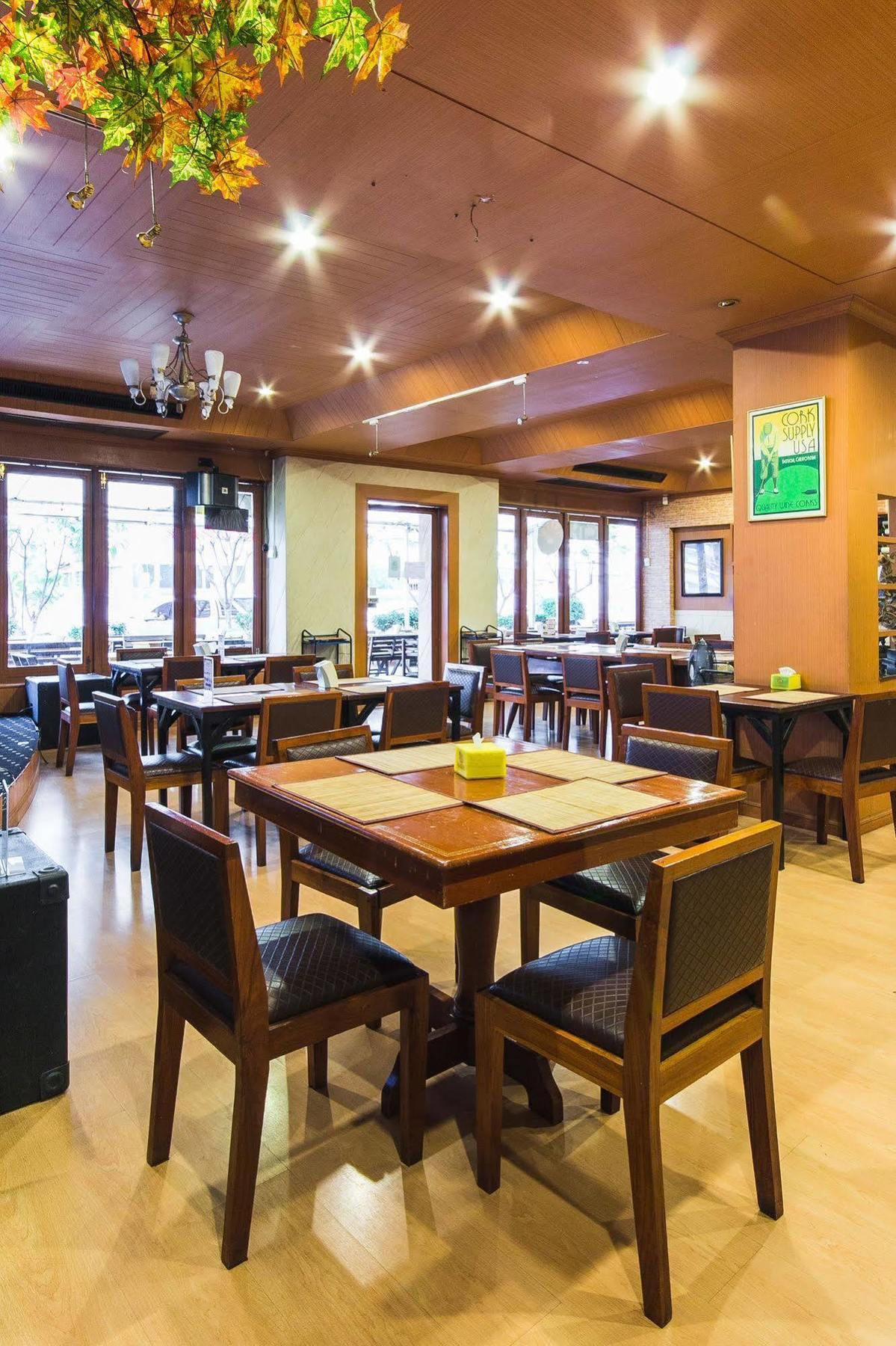 Roma Hotel Кхон Каен Екстериор снимка