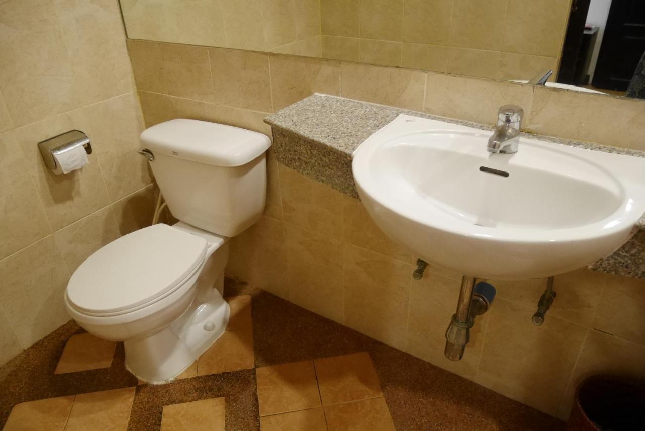 Roma Hotel Кхон Каен Екстериор снимка