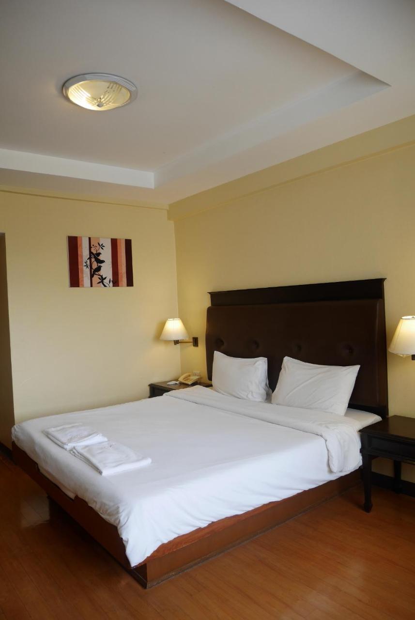 Roma Hotel Кхон Каен Екстериор снимка